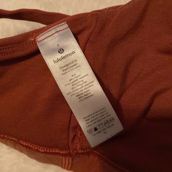 Lulu shiny sports bra - Picture 3 of 3